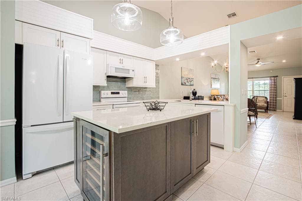 15435 Cedarwood Ln 5-304, Naples, FL 34110-14