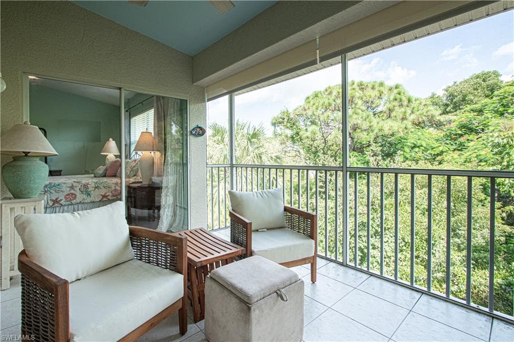 15435 Cedarwood Ln 5-304, Naples, FL 34110-27