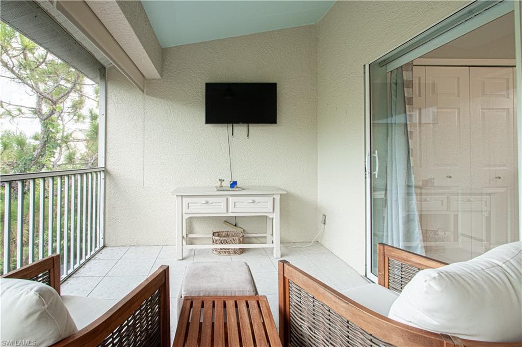 15435 Cedarwood Ln 5-304, Naples, FL 34110-29