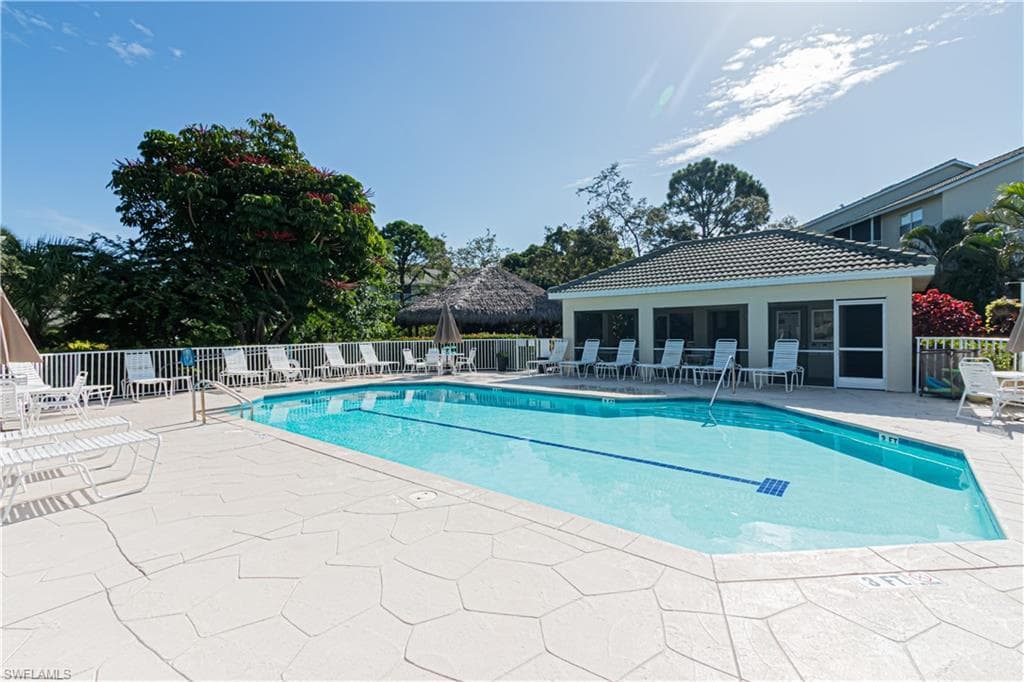 15435 Cedarwood Ln 5-304, Naples, FL 34110-31