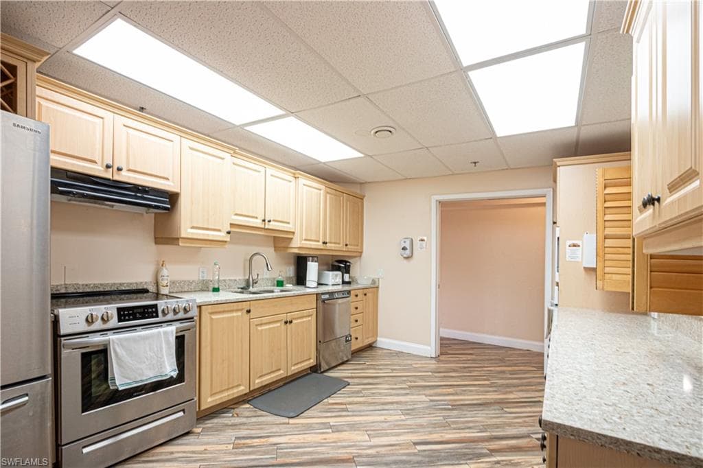 15435 Cedarwood Ln 5-304, Naples, FL 34110-35
