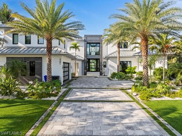 2201 Shad Ct, Naples, FL 34102-1