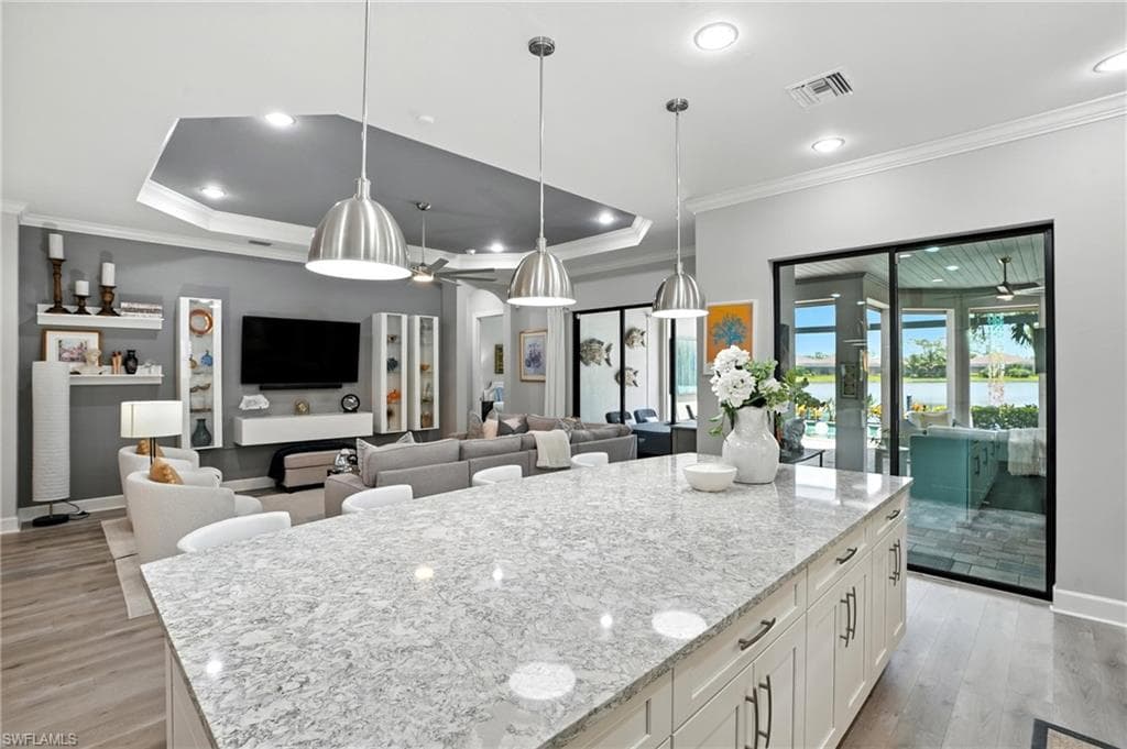 9401 Terresina Dr, Naples, FL 34119-13