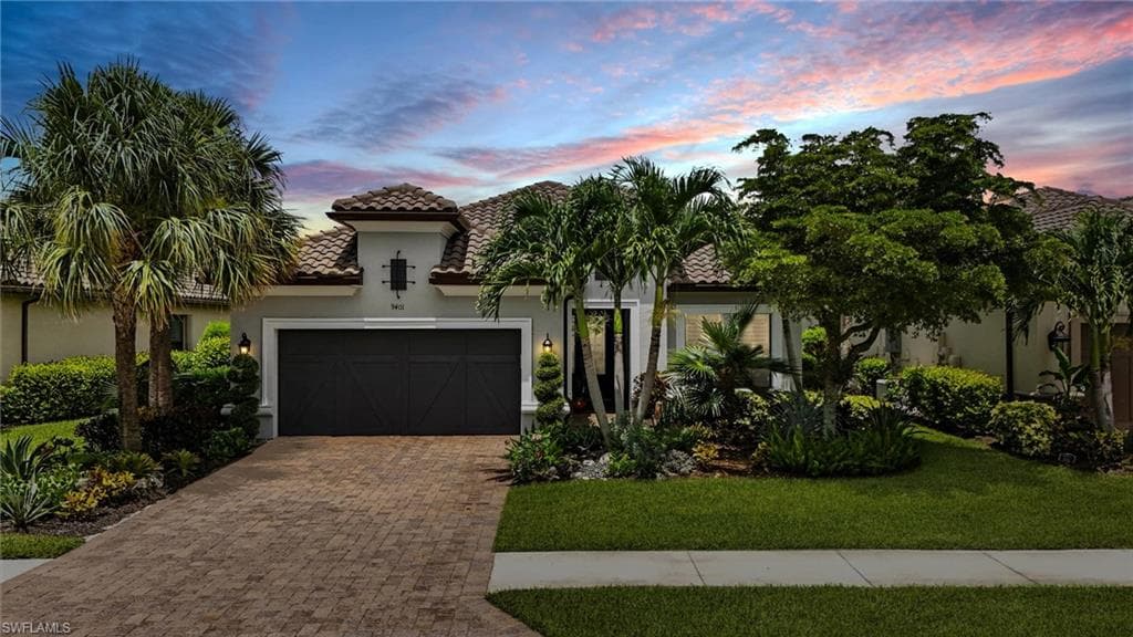 9401 Terresina Dr, Naples, FL 34119-1