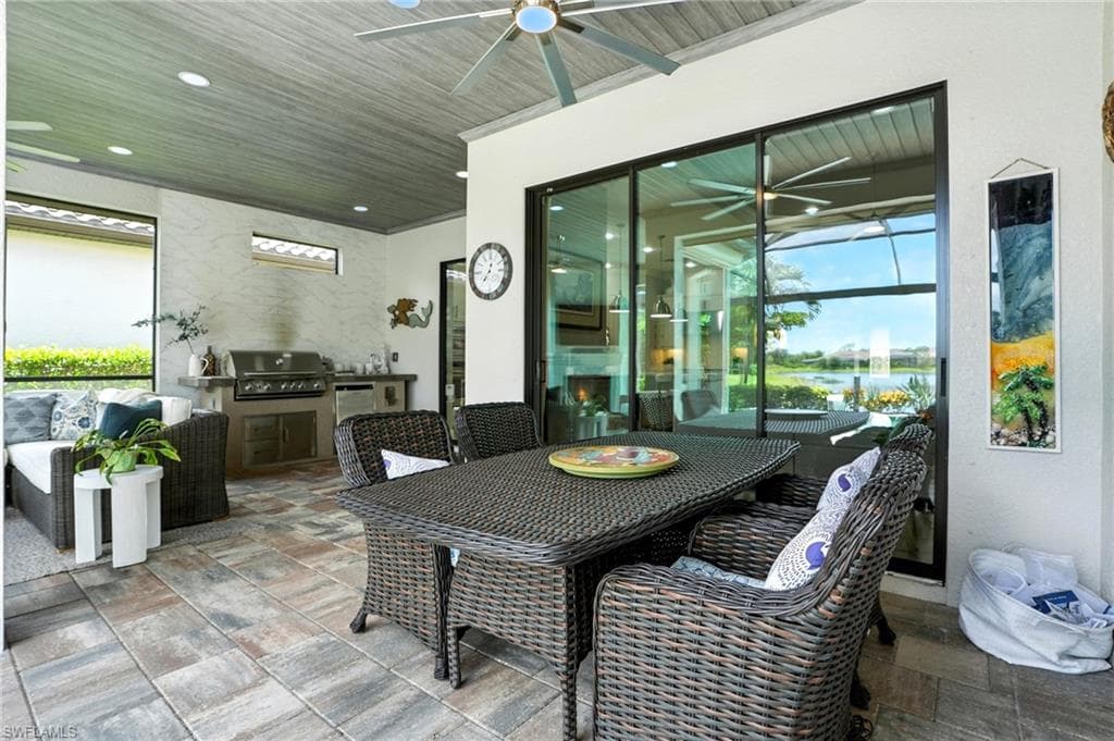 9401 Terresina Dr, Naples, FL 34119-37