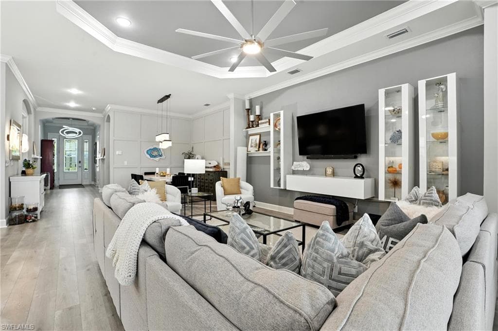 9401 Terresina Dr, Naples, FL 34119-6
