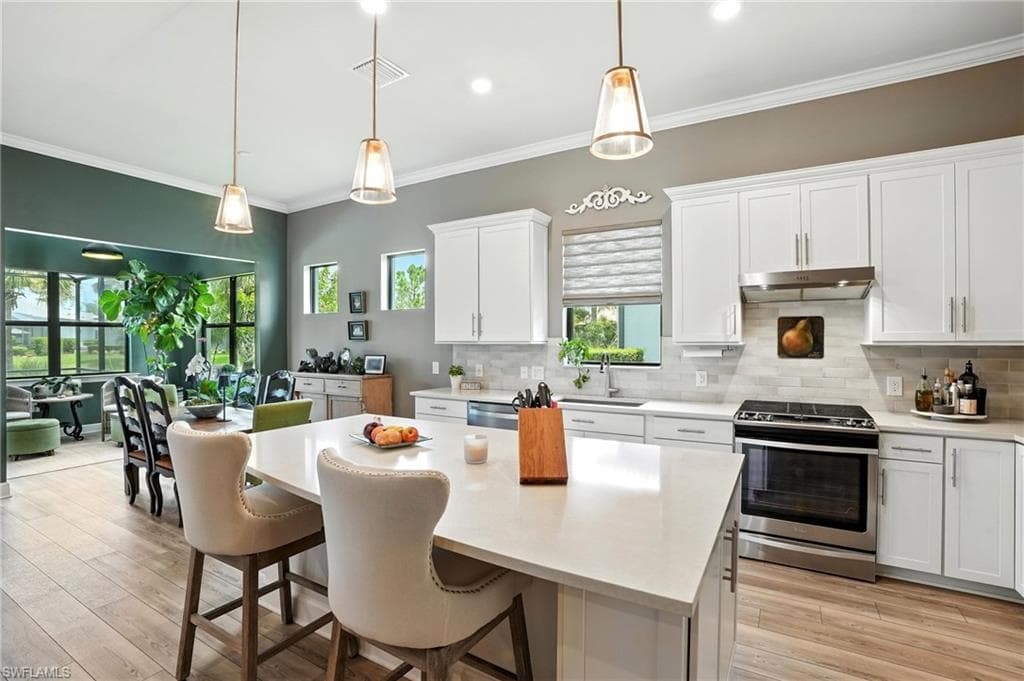 8881 Horned Lark Dr, Naples, FL 34120-11