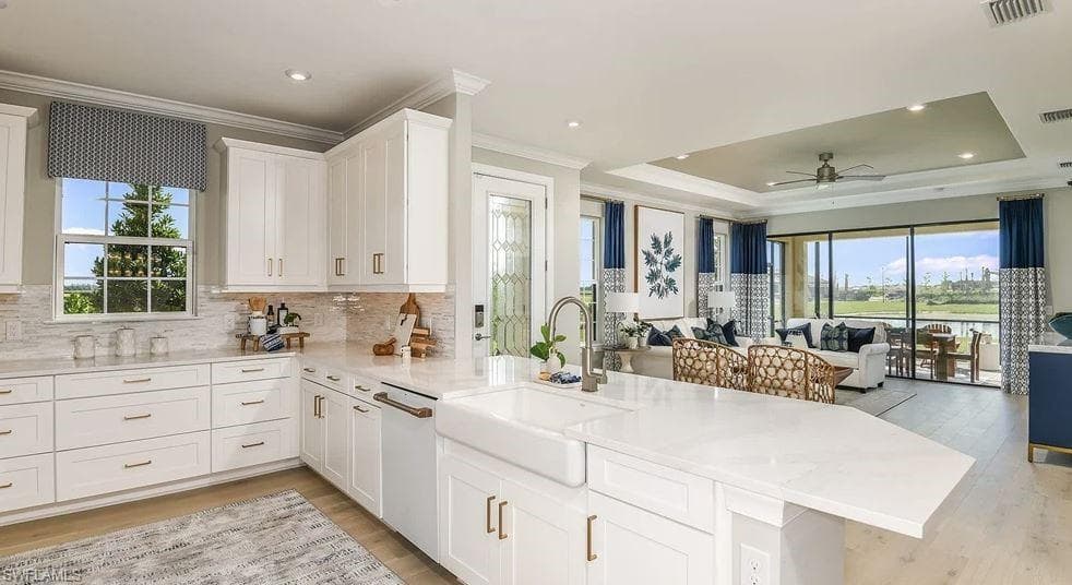 15637 Gavello St, Naples, FL 34114-16