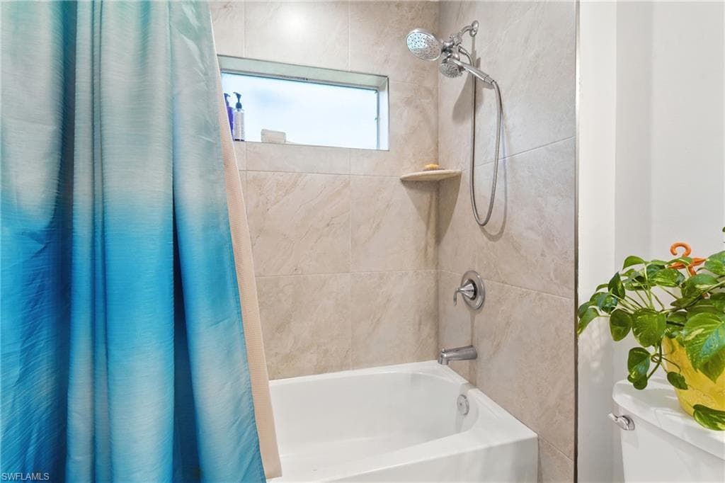 176 Venus Cay, Naples, FL 34114-24