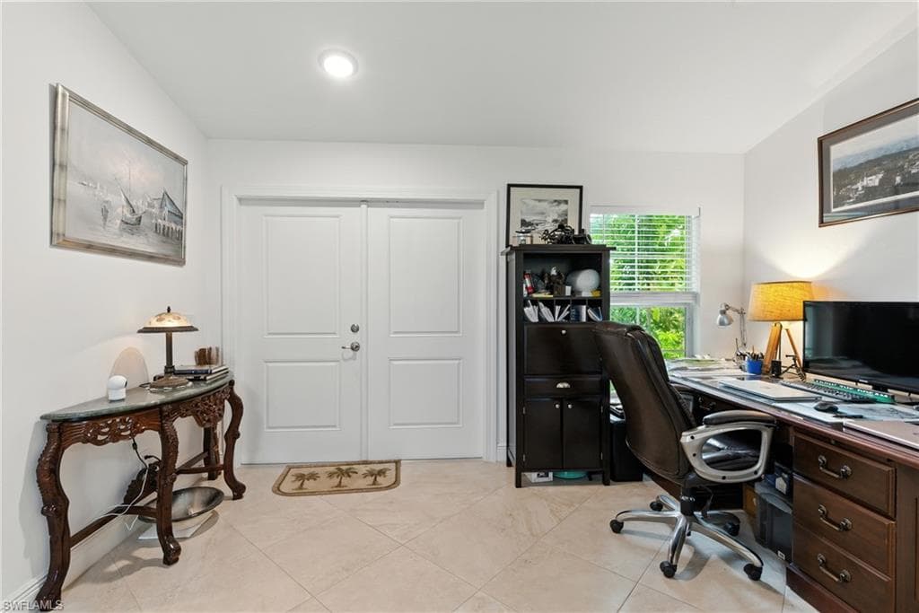 176 Venus Cay, Naples, FL 34114-7