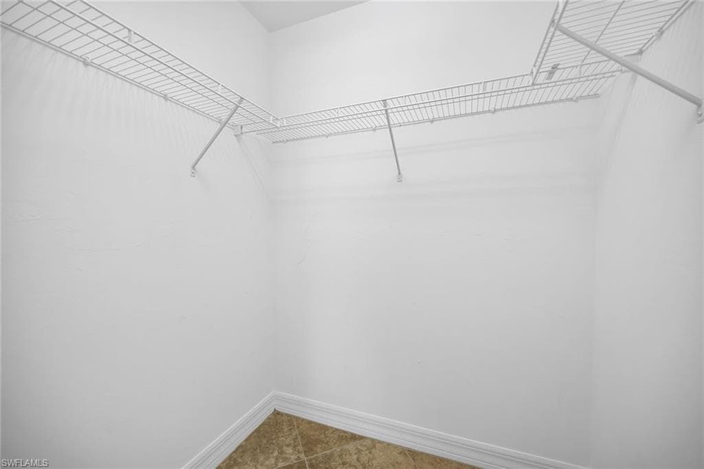 1293 Barrigona Ct, Naples, FL 34119-22