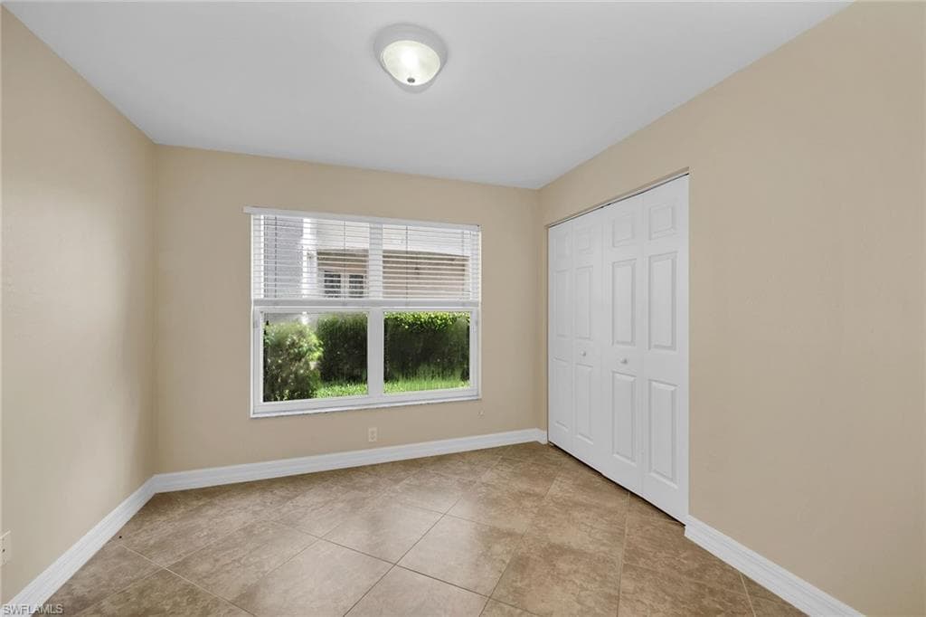 1293 Barrigona Ct, Naples, FL 34119-23