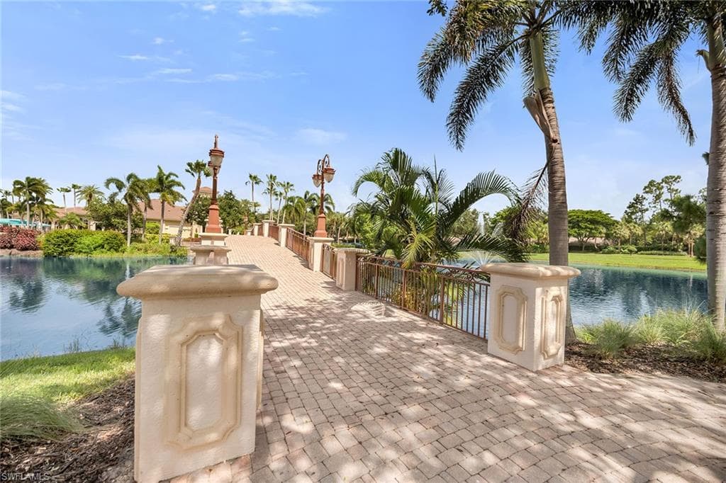 1293 Barrigona Ct, Naples, FL 34119-33