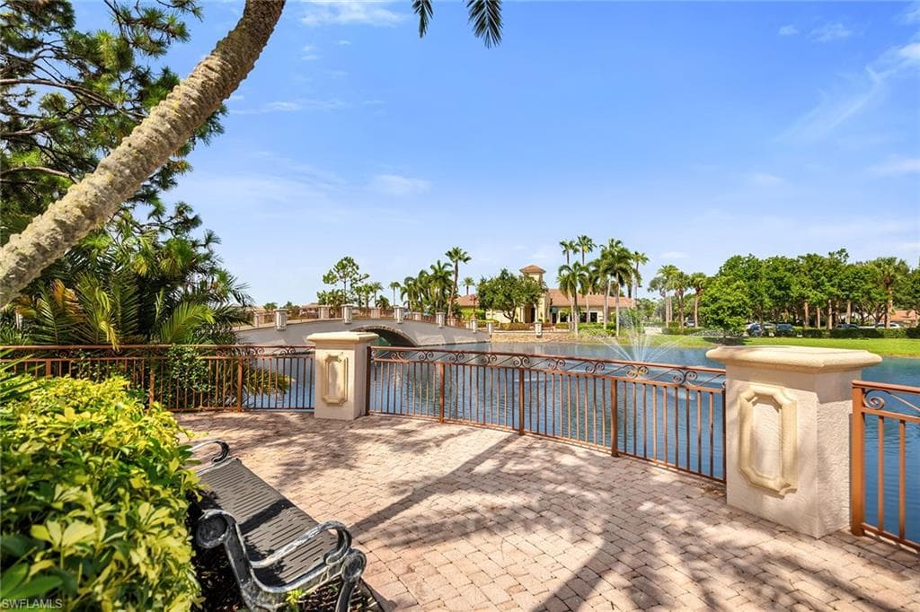 1293 Barrigona Ct, Naples, FL 34119-34