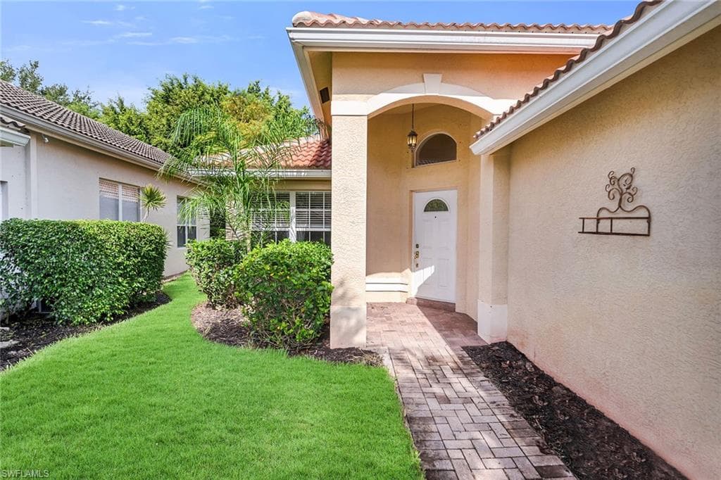 1293 Barrigona Ct, Naples, FL 34119-39