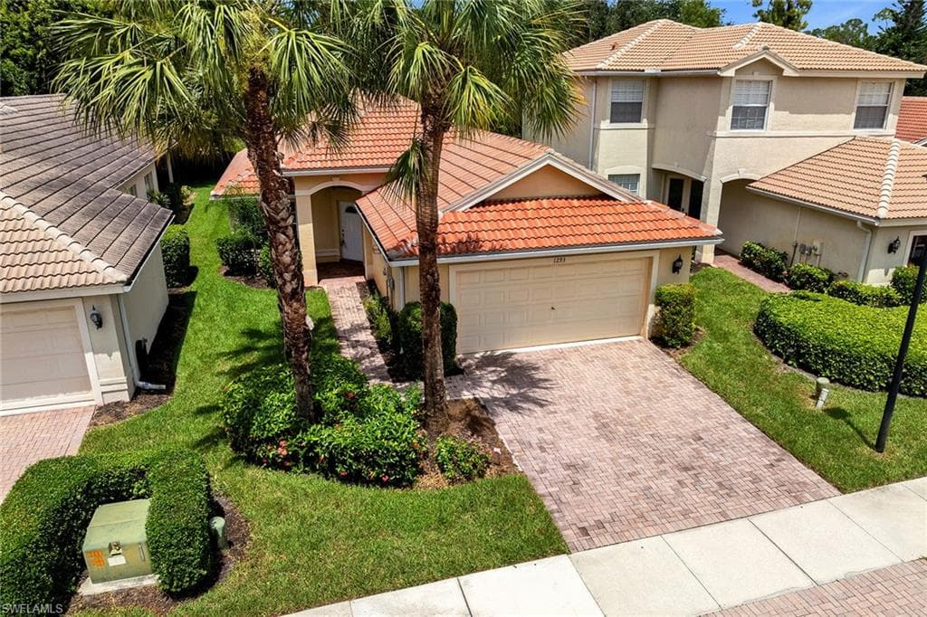1293 Barrigona Ct, Naples, FL 34119-43