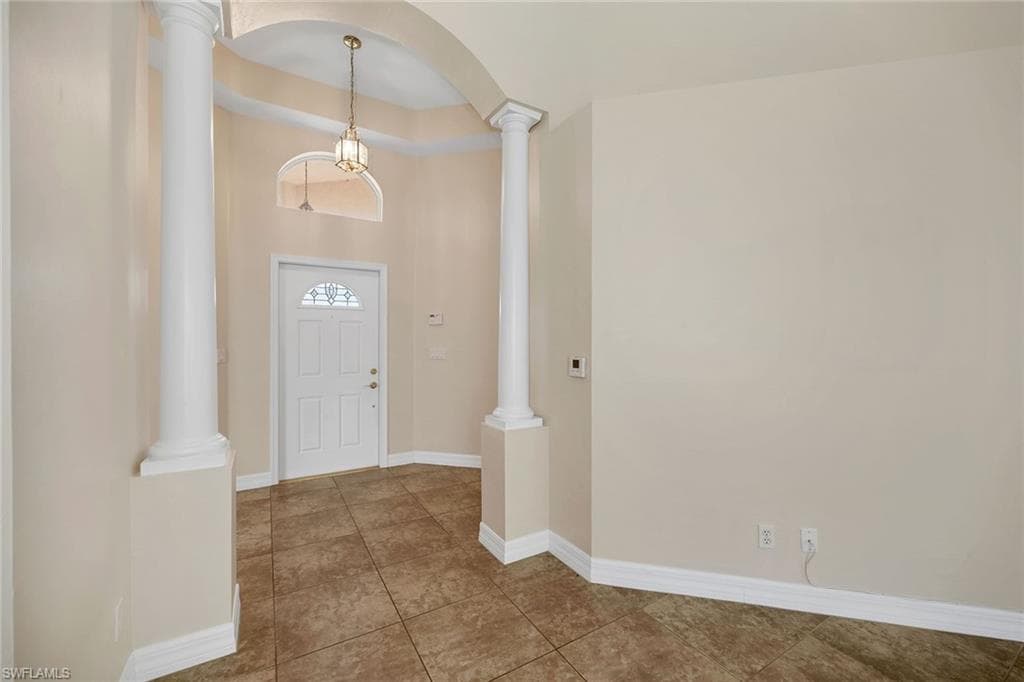1293 Barrigona Ct, Naples, FL 34119-5