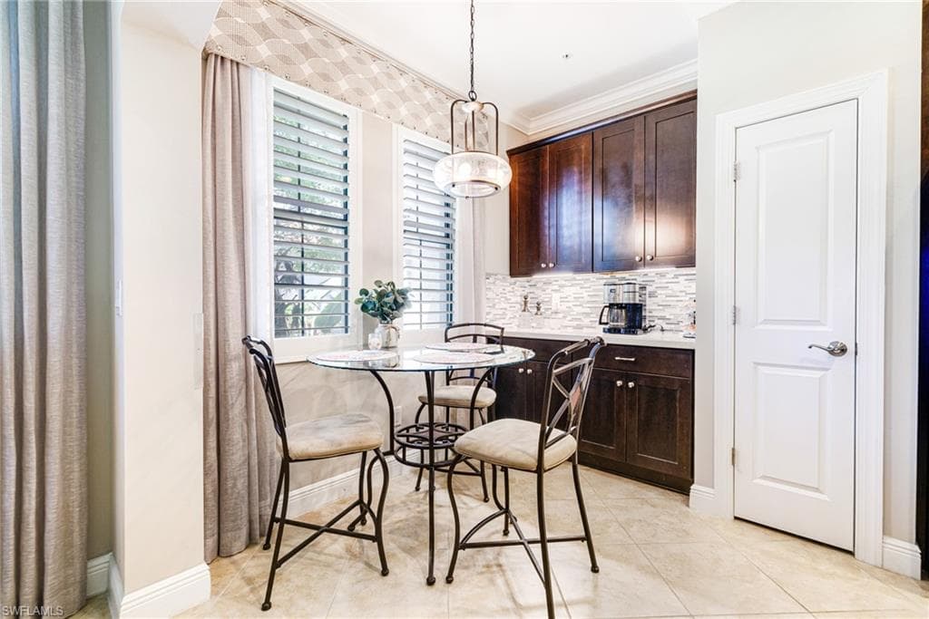 1359 Artesia Dr E 102, Naples, FL 34113-14