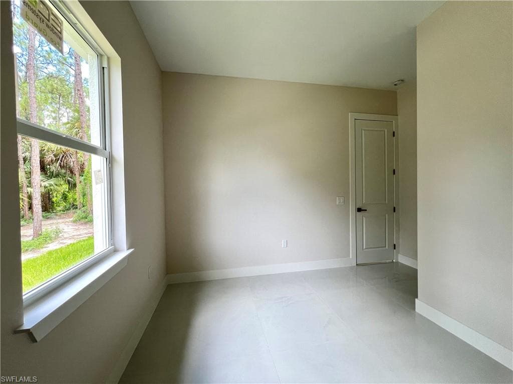 3210 10th Ave SE, Naples, FL 34117-24