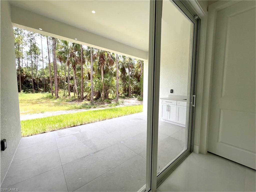 3210 10th Ave SE, Naples, FL 34117-27