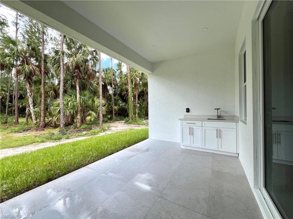 3210 10th Ave SE, Naples, FL 34117-28