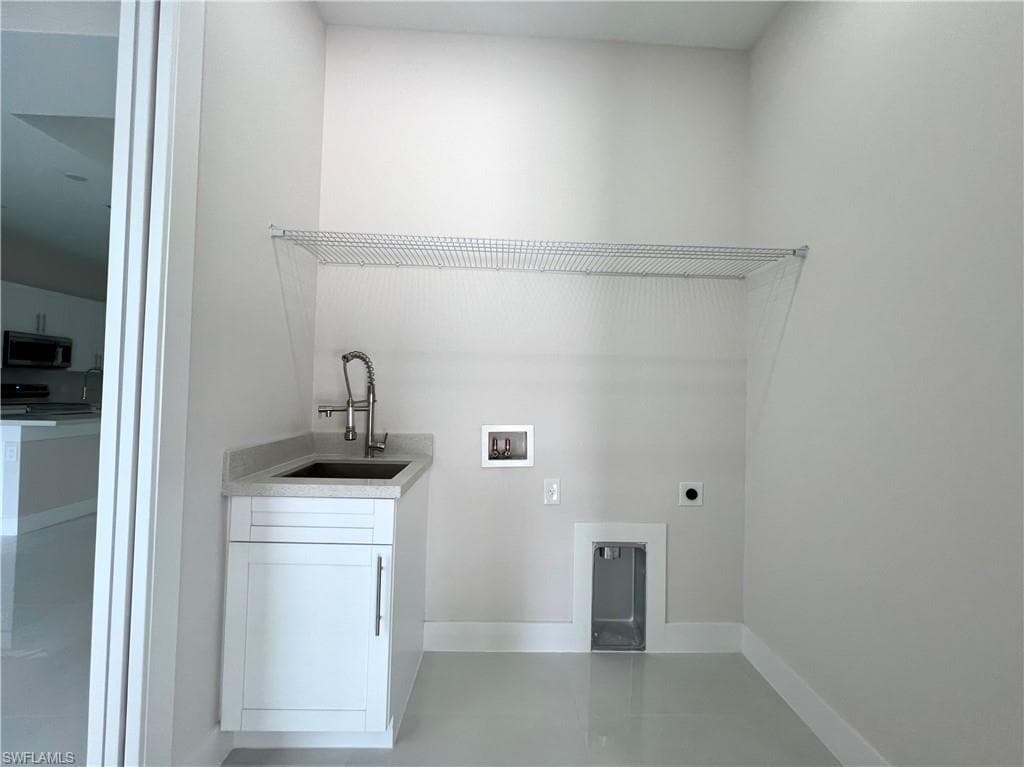 3210 10th Ave SE, Naples, FL 34117-30