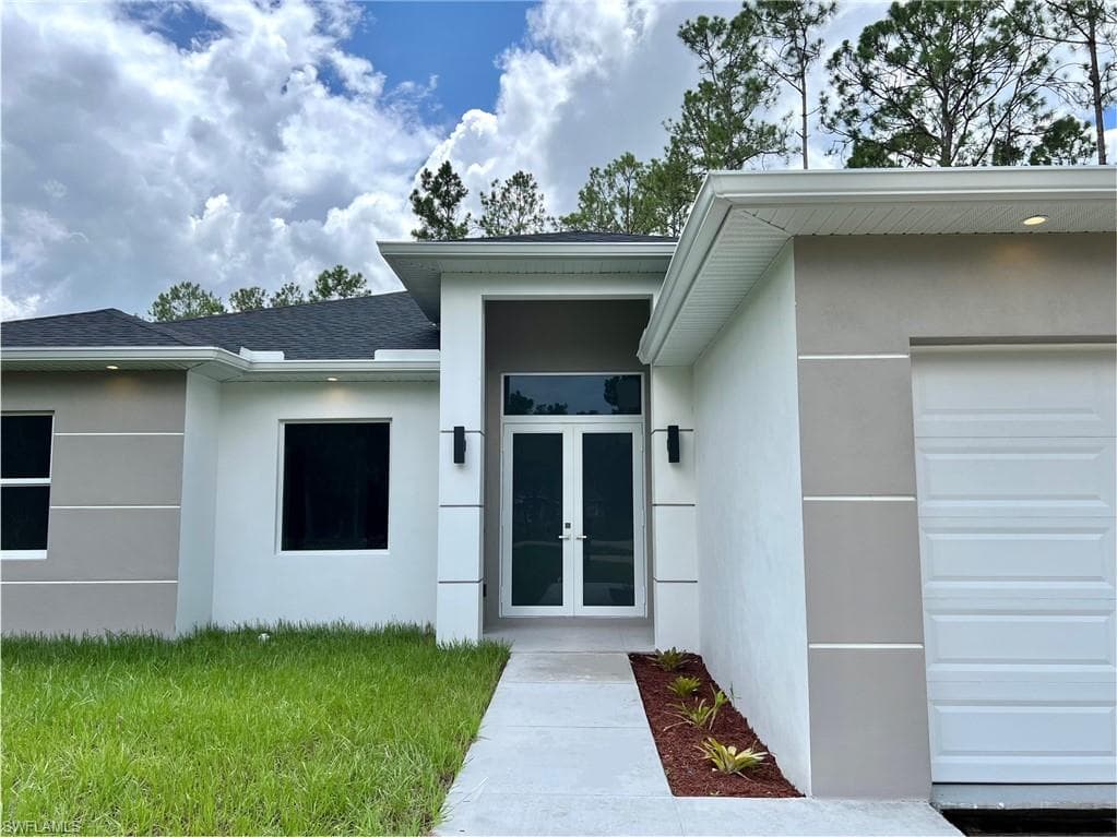 3210 10th Ave SE, Naples, FL 34117-3