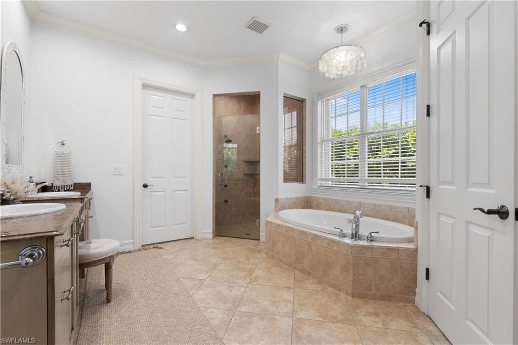 505 Harbour Dr, Naples, FL 34103-25