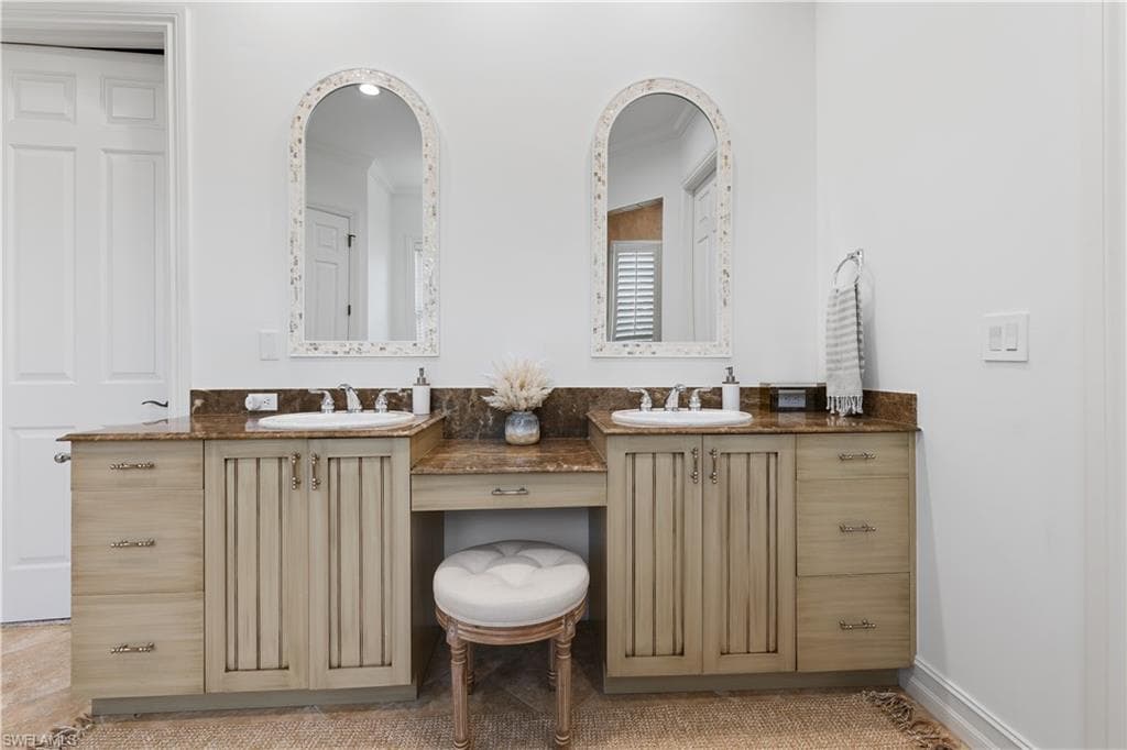 505 Harbour Dr, Naples, FL 34103-26