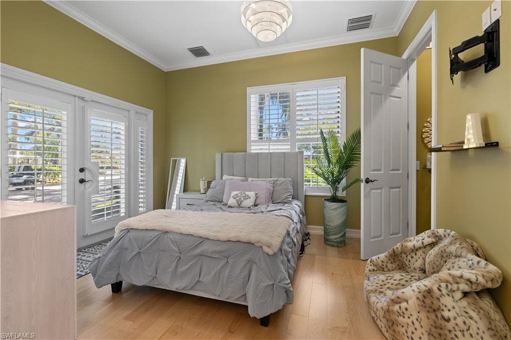 505 Harbour Dr, Naples, FL 34103-28