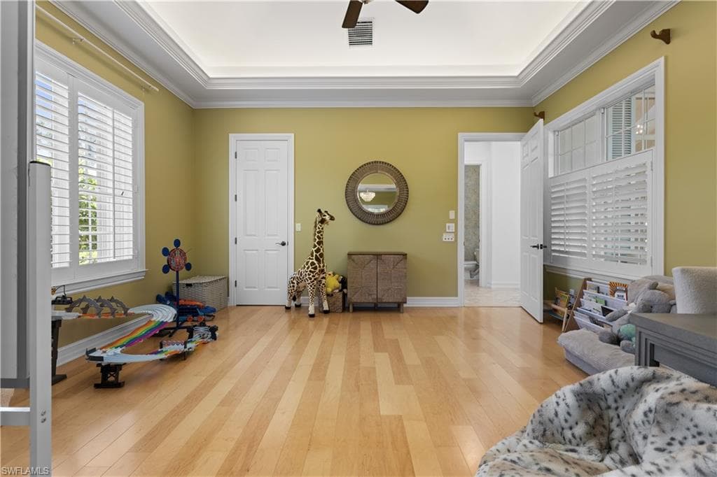 505 Harbour Dr, Naples, FL 34103-29