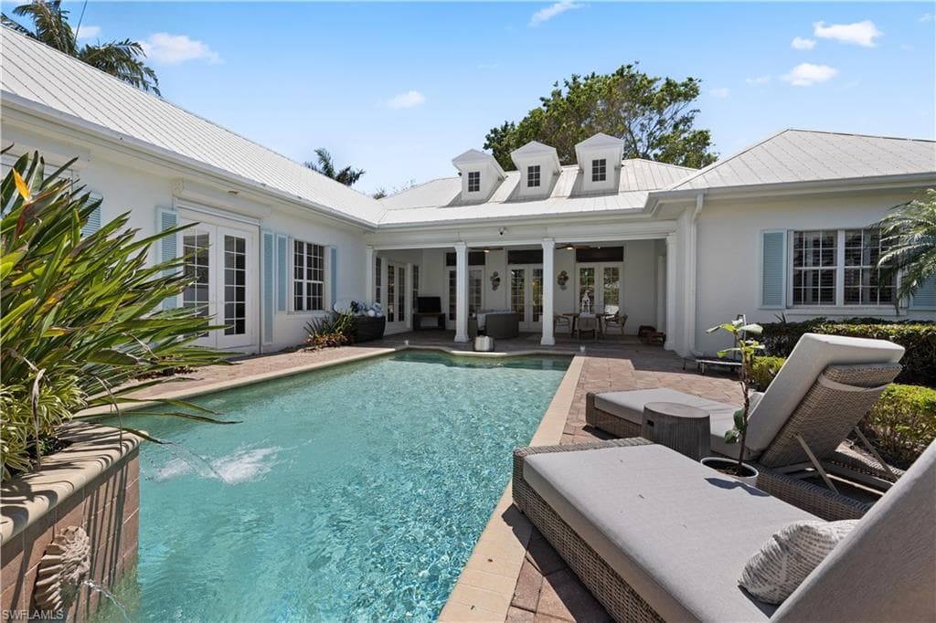 505 Harbour Dr, Naples, FL 34103-33