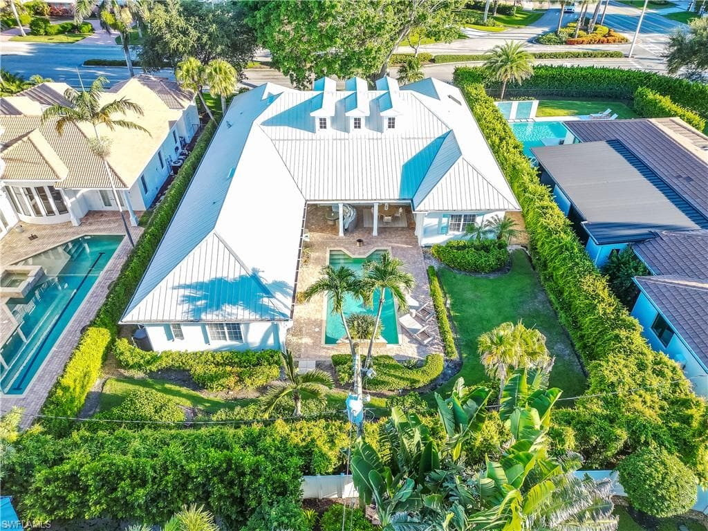505 Harbour Dr, Naples, FL 34103-3