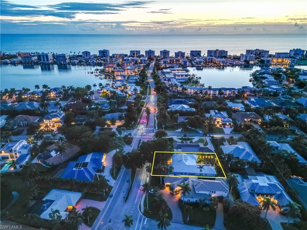 505 Harbour Dr, Naples, FL 34103-4