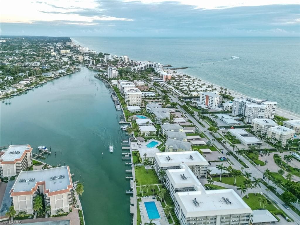 505 Harbour Dr, Naples, FL 34103-6