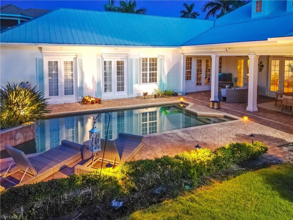 505 Harbour Dr, Naples, FL 34103-7