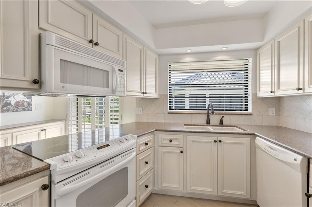 900 Huron Ct B3, Marco Island, FL 34145-15