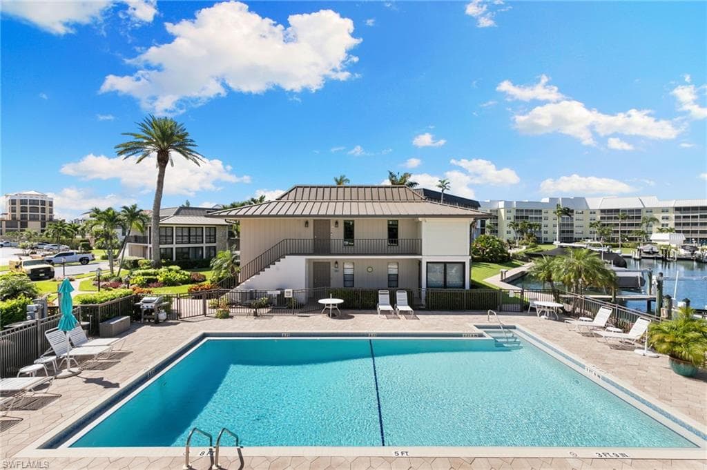 900 Huron Ct B3, Marco Island, FL 34145-32