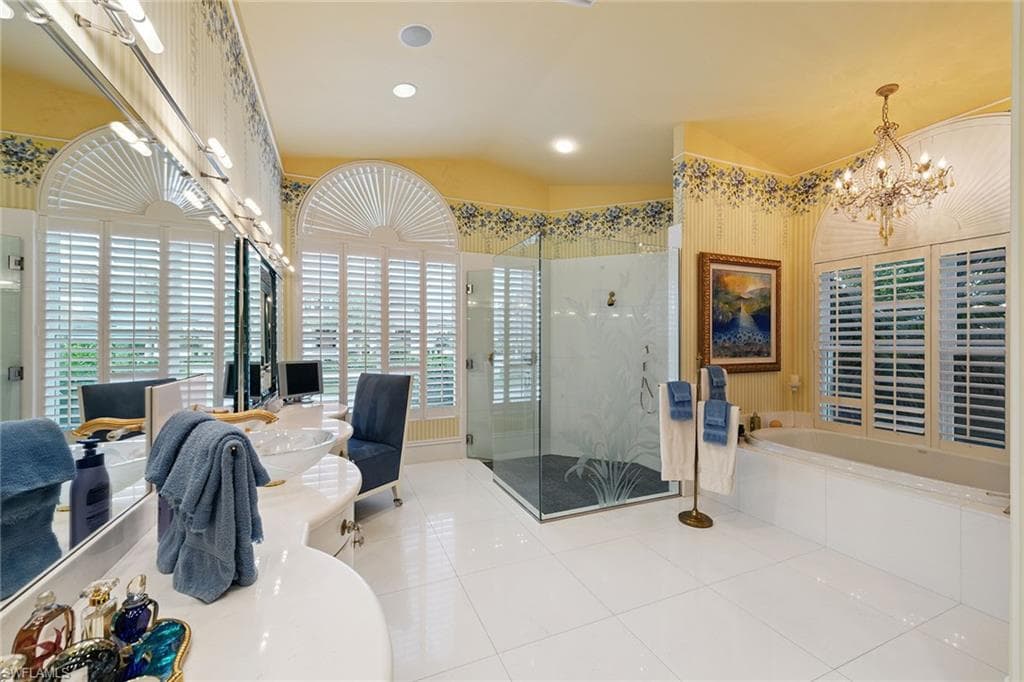 356 Colony Dr, Naples, FL 34108-21