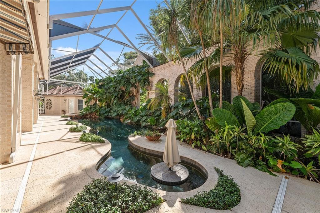 356 Colony Dr, Naples, FL 34108-39