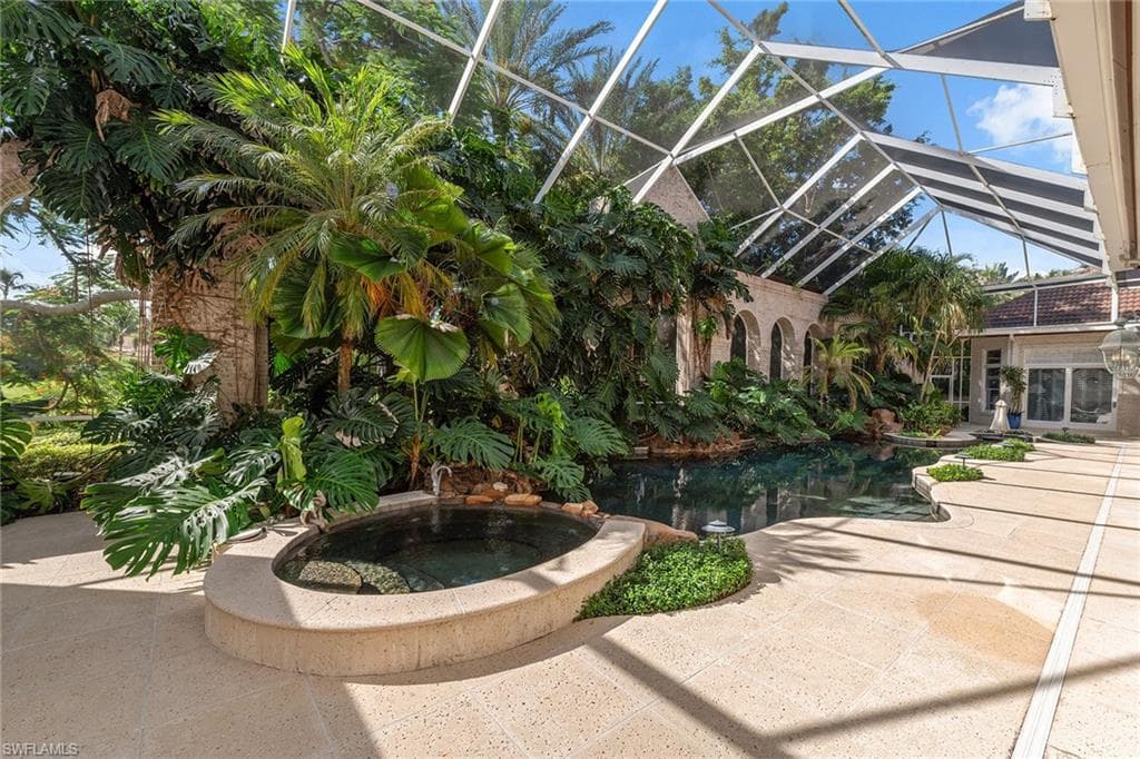 356 Colony Dr, Naples, FL 34108-40