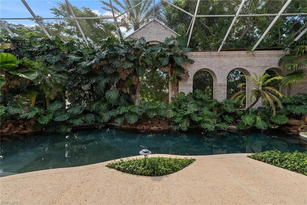 356 Colony Dr, Naples, FL 34108-41