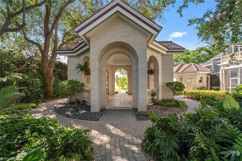 356 Colony Dr, Naples, FL 34108-42