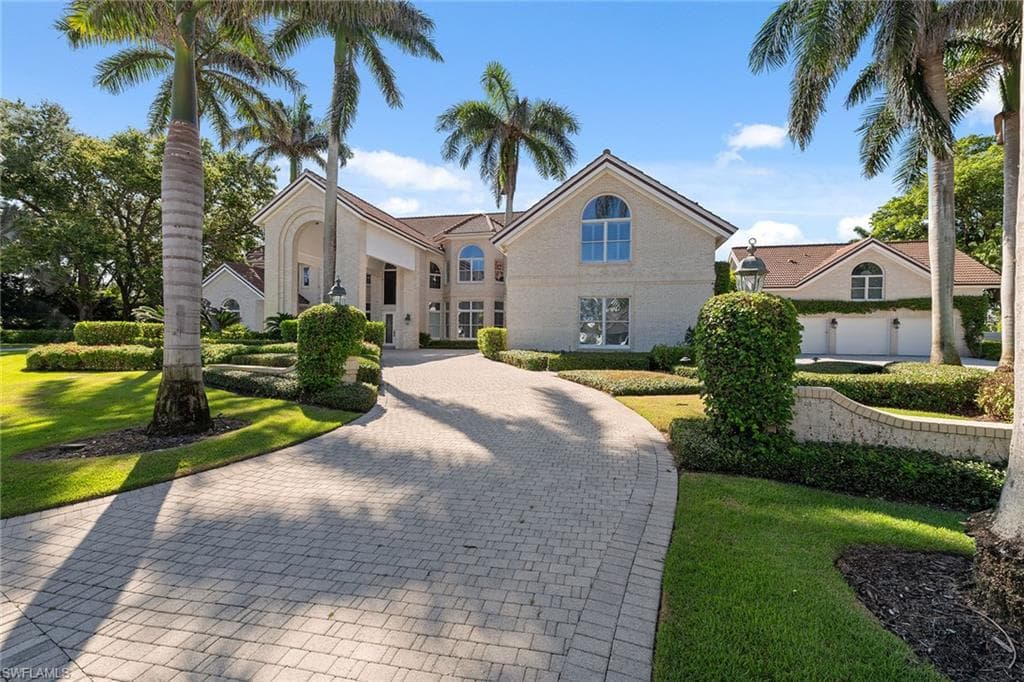 356 Colony Dr, Naples, FL 34108-3