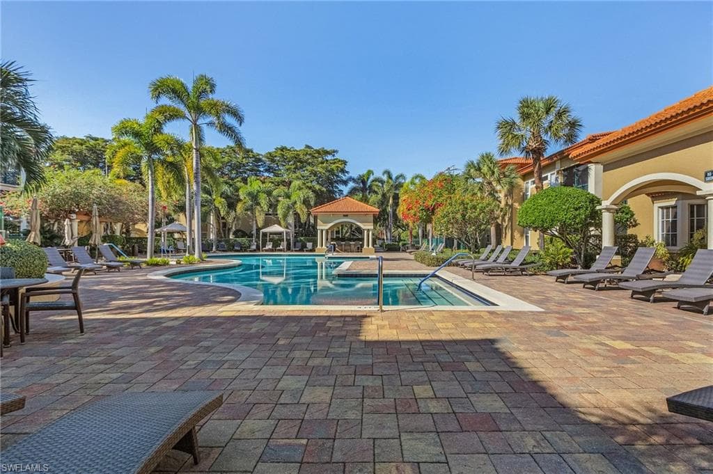 8920 Colonnades Ct E 524, Bonita Springs, FL 34135-24