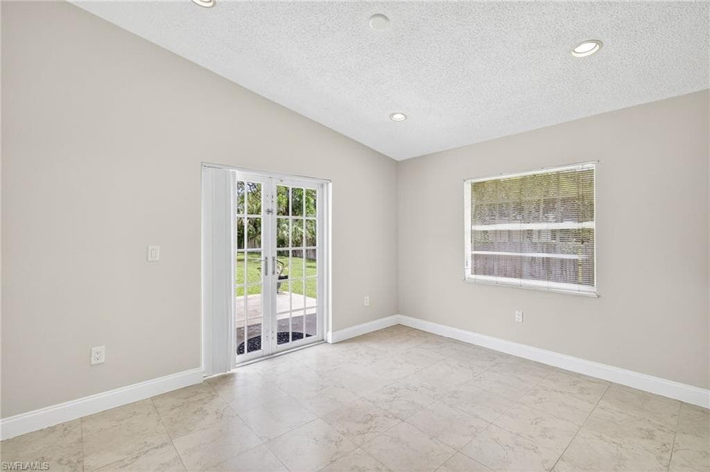 810 7th St SW, Naples, FL 34117-11