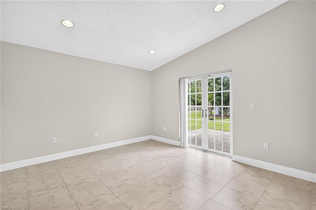 810 7th St SW, Naples, FL 34117-12