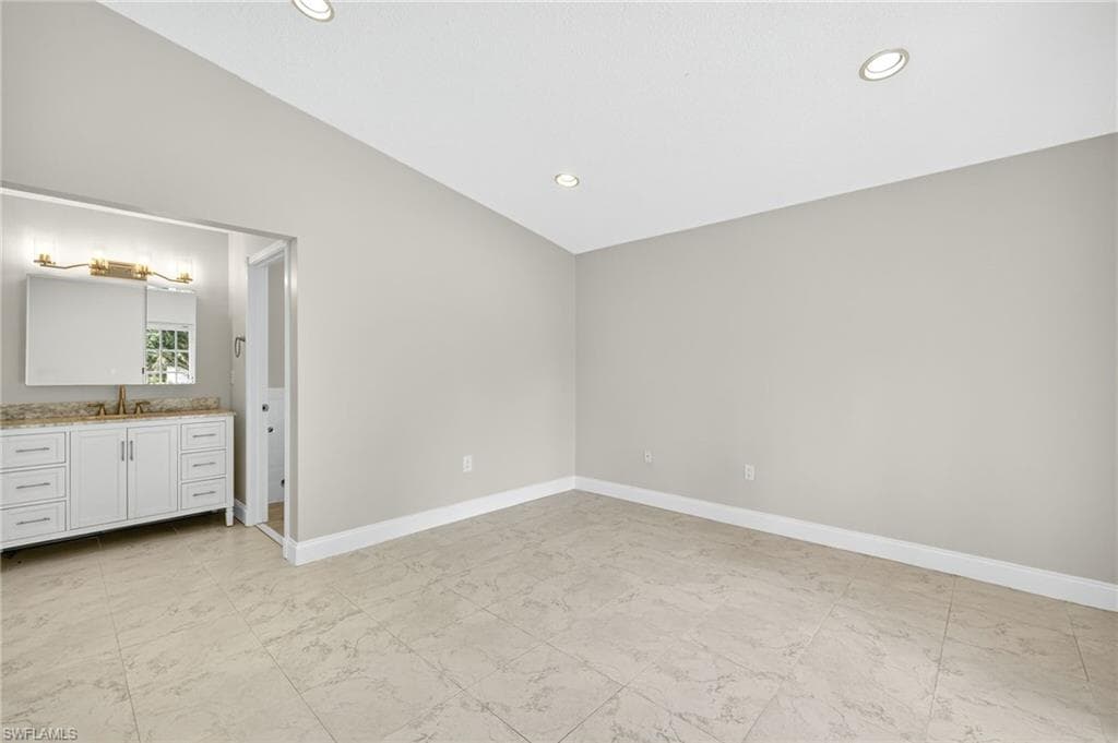 810 7th St SW, Naples, FL 34117-14