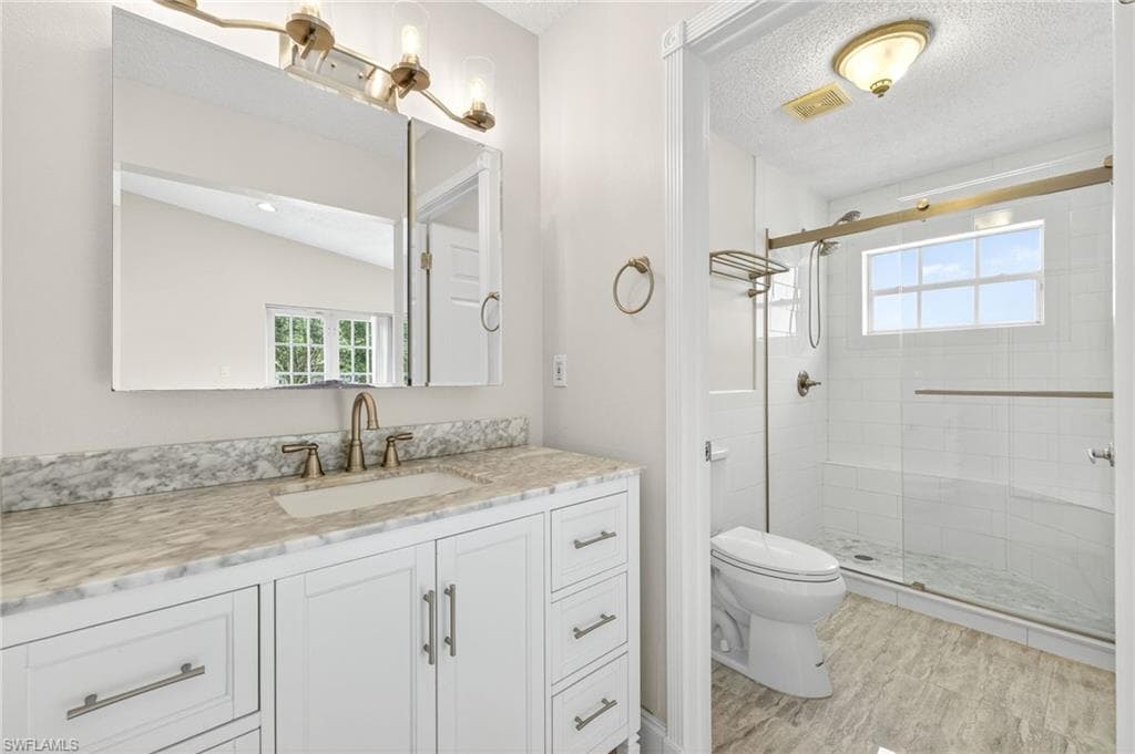 810 7th St SW, Naples, FL 34117-15