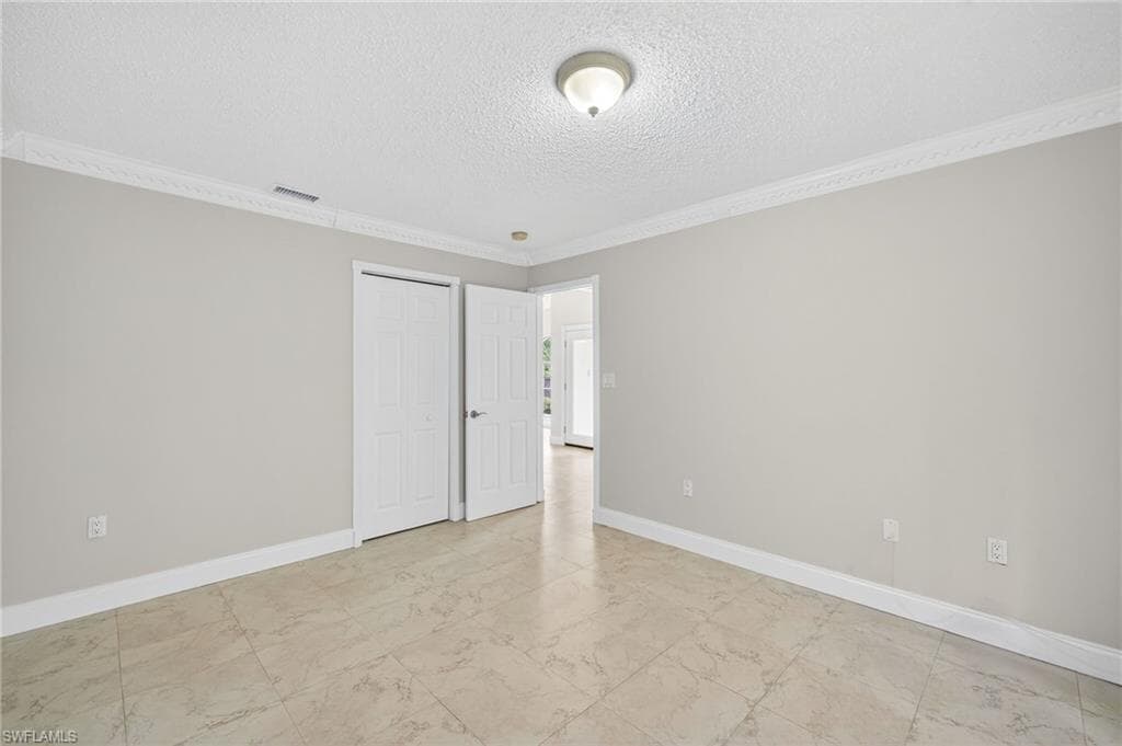 810 7th St SW, Naples, FL 34117-30